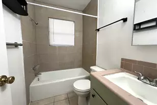 1210 Sycamore Ave, Huntsville, TX 77340 - Photo 8