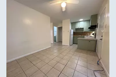1210 Sycamore Avenue #C, Huntsville, TX 77340 - Photo 4