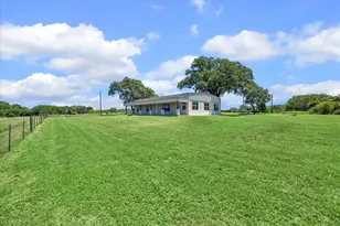 1601 Babylon Ln, Schulenburg, TX 78956 - Photo 1