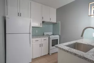 5216 Arboles Dr, Houston, TX 77035 - Photo 2
