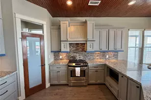 217 S Front St, Freeport, TX 77541 - Photo 14