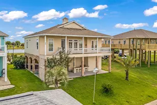 2001 Laguna Harbor Cove Blvd, Port Bolivar, TX 77650 - Photo 2