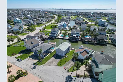 210 Sampan Drive, Galveston, TX 77554 - Photo 50