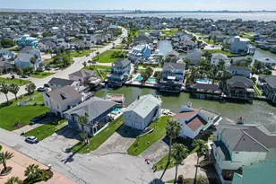 210 Sampan Dr, Galveston, TX 77554 - Photo 50