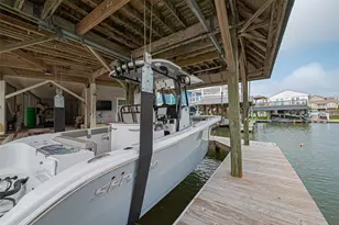 210 Sampan Dr, Galveston, TX 77554 - Photo 36