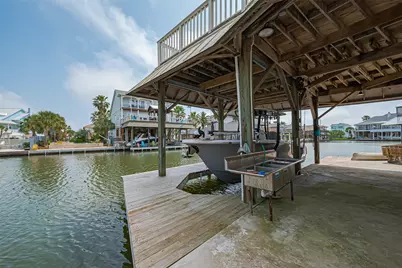 210 Sampan Drive, Galveston, TX 77554 - Photo 34