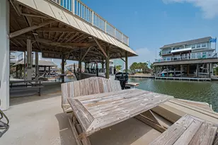 210 Sampan Dr, Galveston, TX 77554 - Photo 32