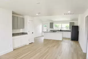 815 Centerwood Dr, Houston, TX 77013 - Photo 2