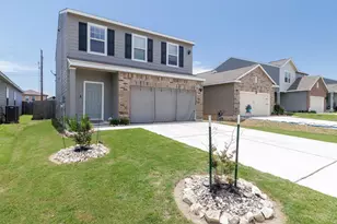 301 Wonderful Life Way, Jarrell, TX 76537 - Photo 2