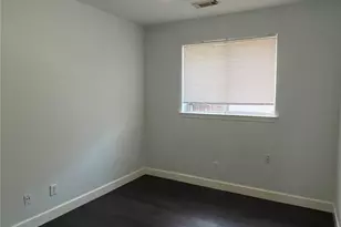 2402 Raintree Village Dr, Katy, TX 77449 - Photo 8
