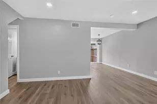 1221 Cedar Post Ln, Houston, TX 77055 - Photo 2