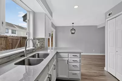 1221 Cedar Post Lane #7C, Houston, TX 77055 - Photo 6
