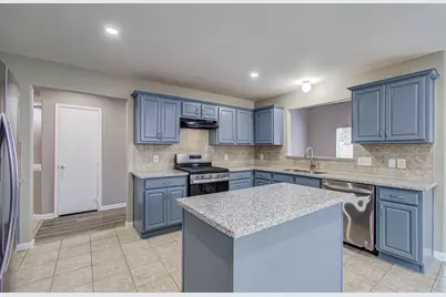 9611 Babbling Spring Court, Tomball, TX 77375 - Photo 14
