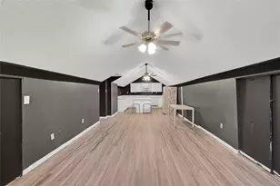 310 N Rock Island St, Angleton, TX 77515 - Photo 2