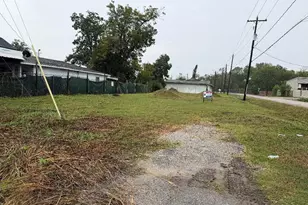 6417 Bobby Burns St, Houston, TX 77028 - Photo 4