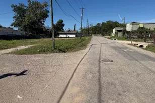 6417 Bobby Burns St, Houston, TX 77028 - Photo 8