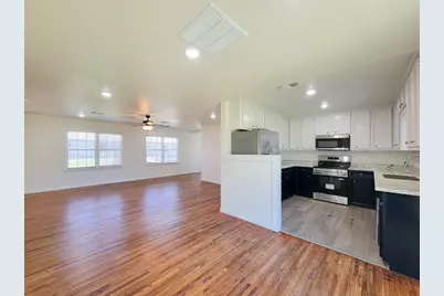 413 S Market Street, Brazoria, TX 77422 - Photo 8