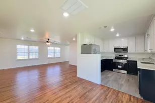 413 S Market St, Brazoria, TX 77422 - Photo 8