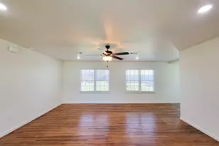 413 S Market St, Brazoria, TX 77422 - Photo 6