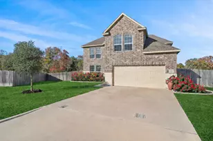1700 Twin Oaks Cir, Brenham, TX 77833 - Photo 1