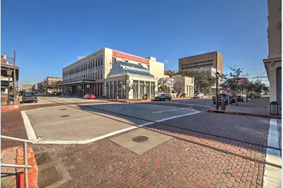 2206 Strand #302, Galveston, TX 77550 - Photo 32