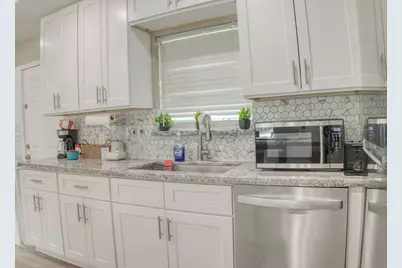 8150 Herschelwood Street, Houston, TX 77033 - Photo 4