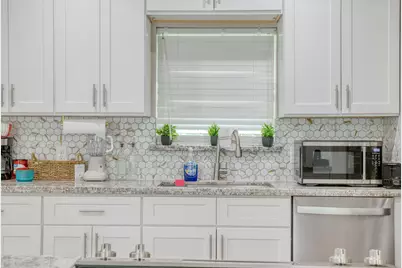 8150 Herschelwood Street, Houston, TX 77033 - Photo 4