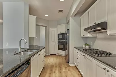 78 Douvaine Court, The Woodlands, TX 77382 - Photo 10