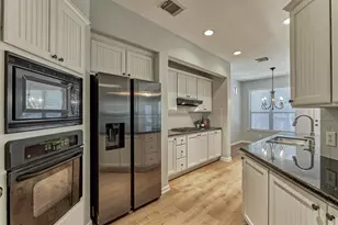 78 Douvaine Ct, The Woodlands, TX 77382 - Photo 16