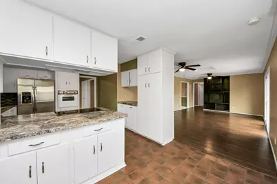 10514 Haddington Drive, Houston, TX 77043 - Photo 20