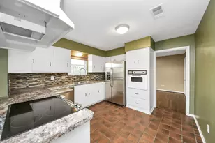 10514 Haddington Dr, Houston, TX 77043 - Photo 18