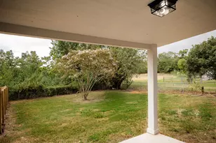 811 Matchett St, Brenham, TX 77833 - Photo 2
