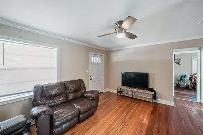429 19th Avenue N, Texas City, TX 77590 - Photo 4