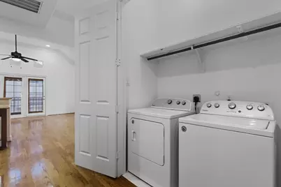 1303 Sherwood Point Lane, Houston, TX 77043 - Photo 38