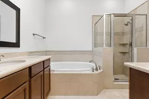 1303 Sherwood Point Ln, Houston, TX 77043 - Photo 36