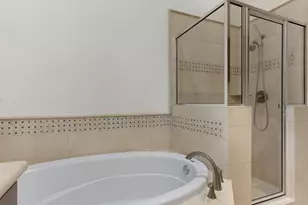 1303 Sherwood Point Ln, Houston, TX 77043 - Photo 36