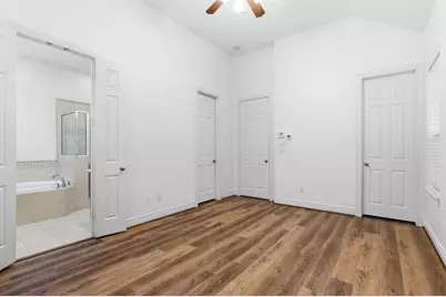 1303 Sherwood Point Lane, Houston, TX 77043 - Photo 32
