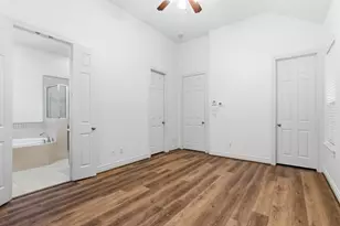 1303 Sherwood Point Ln, Houston, TX 77043 - Photo 32