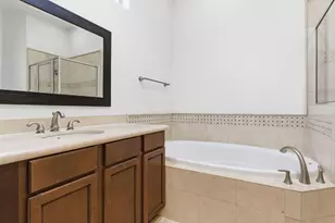 1303 Sherwood Point Ln, Houston, TX 77043 - Photo 34