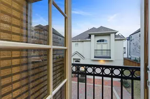 1303 Sherwood Point Ln, Houston, TX 77043 - Photo 40