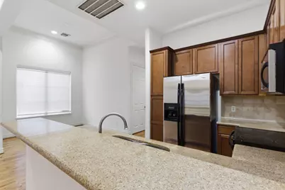 1303 Sherwood Point Lane, Houston, TX 77043 - Photo 22