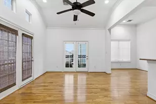 1303 Sherwood Point Ln, Houston, TX 77043 - Photo 20