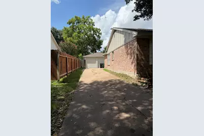 9002 Roos, Houston, TX 77036 - Photo 4