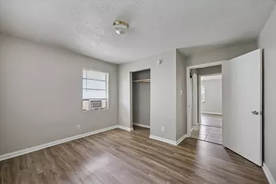 5107 Clover Street, Houston, TX 77033 - Photo 6