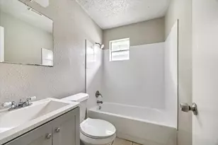 5107 Clover St, Houston, TX 77033 - Photo 8