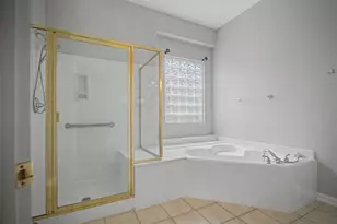 2409 S Venice Dr, Pearland, TX 77581 - Photo 16