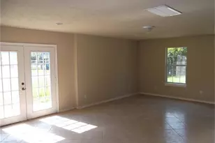 2627 Desoto Square, Houston, TX 77091 - Photo 2
