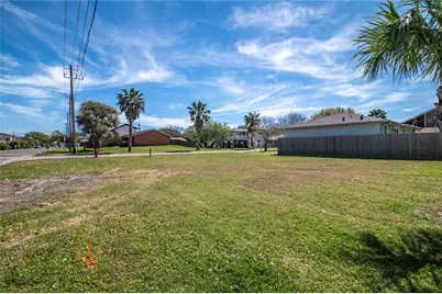 3201 Kleinmann Avenue, Galveston, TX 77551 - Photo 2