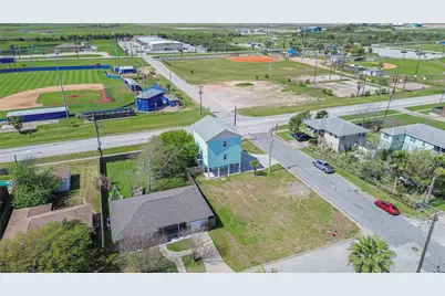 3201 Kleinmann Avenue, Galveston, TX 77551 - Photo 8