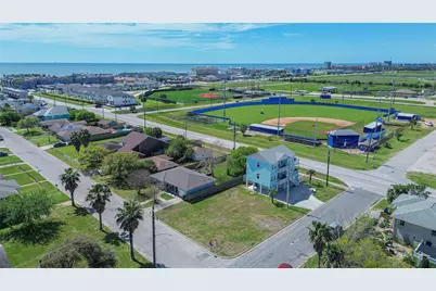 3201 Kleinmann Avenue, Galveston, TX 77551 - Photo 1